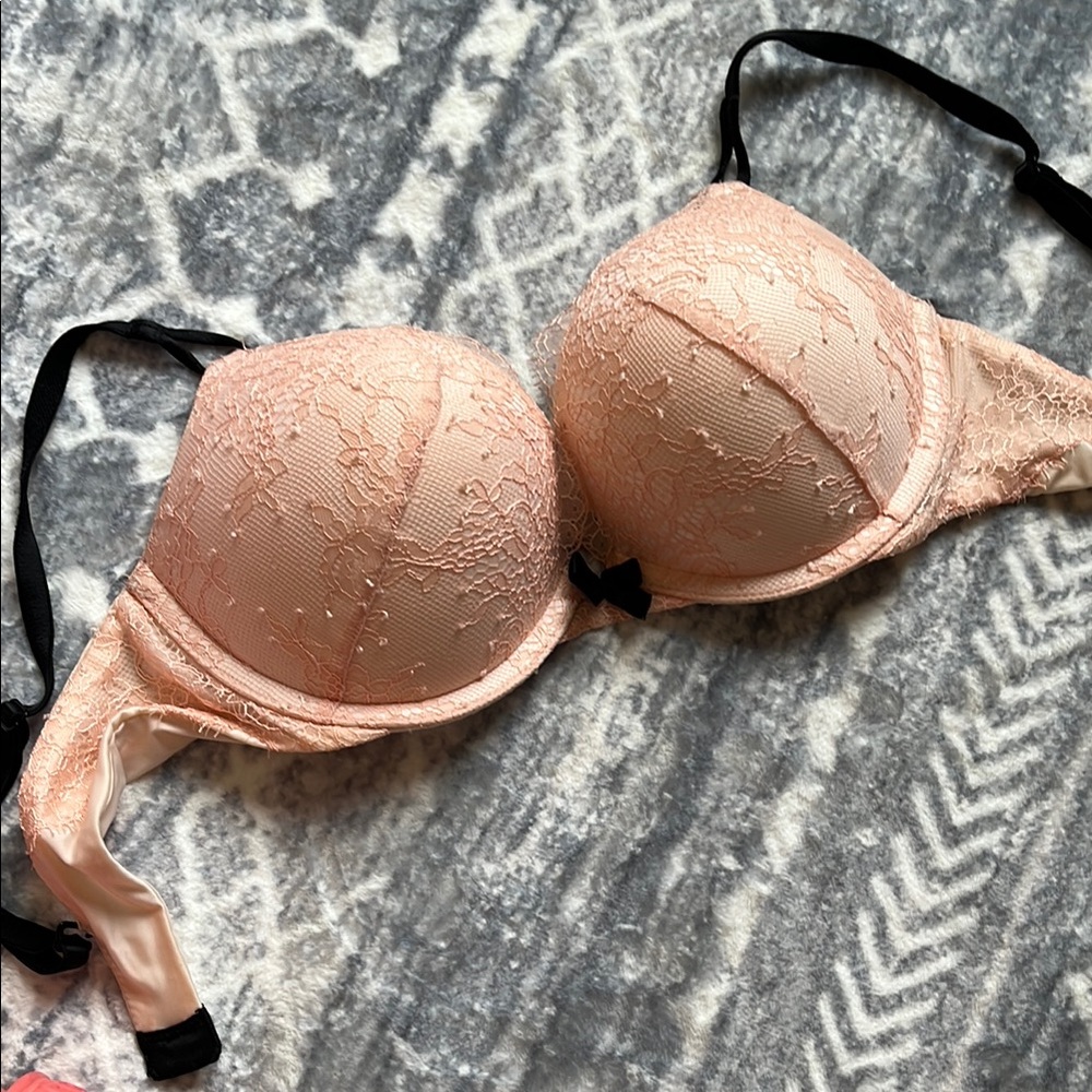 Victoria's Secret Cream and Black Lace Bra with Underwire Support